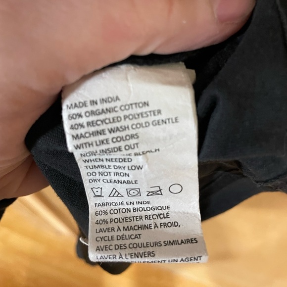 #108-PRANA- black shirt sleeve TShirt - Picture 3 of 4